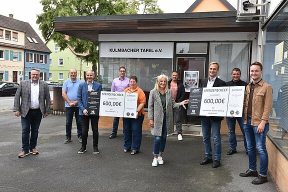2021-07-02_-_Scheckübergabe_Schiedsrichtergruppe_Kulmbach.JPG 